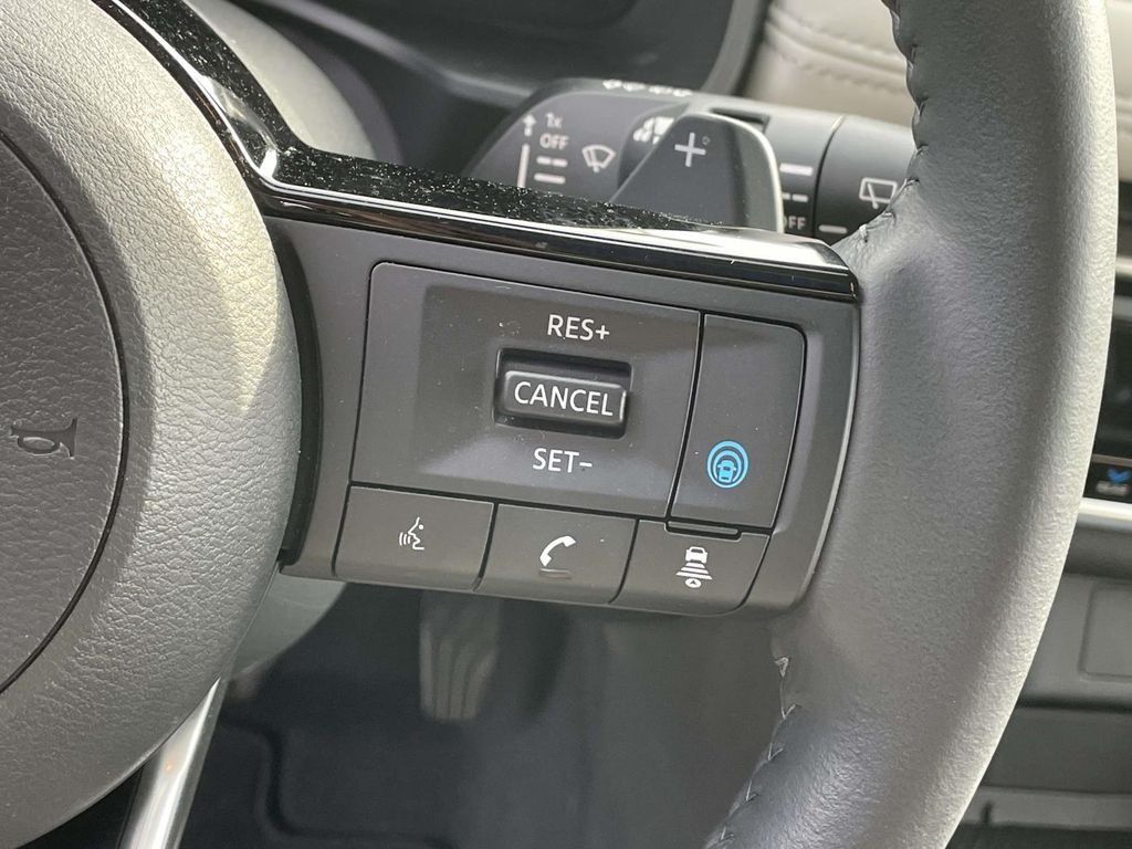 Used 2024 White Nissan SL image 21