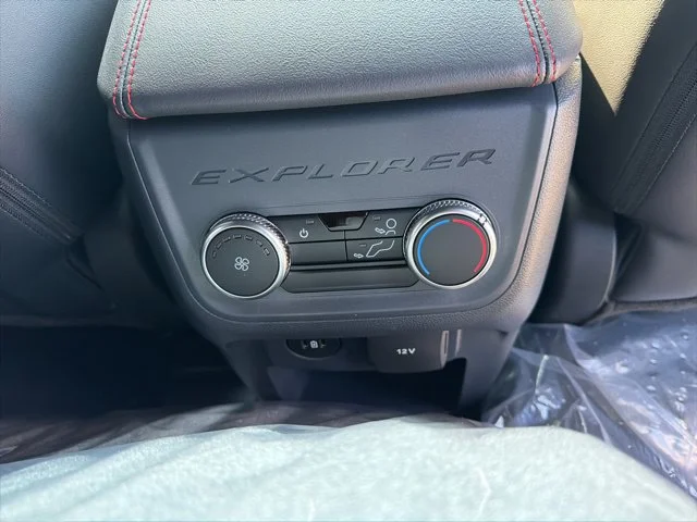 New 2026 Carbonized Gray Metallic Ford ST-Line image 4