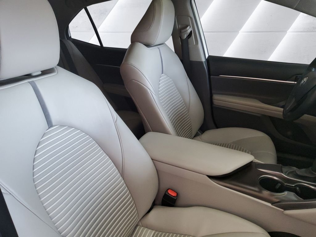 Used 2021 White Toyota SE image 14