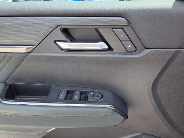 Used 2024 White GMC AT4 image 24