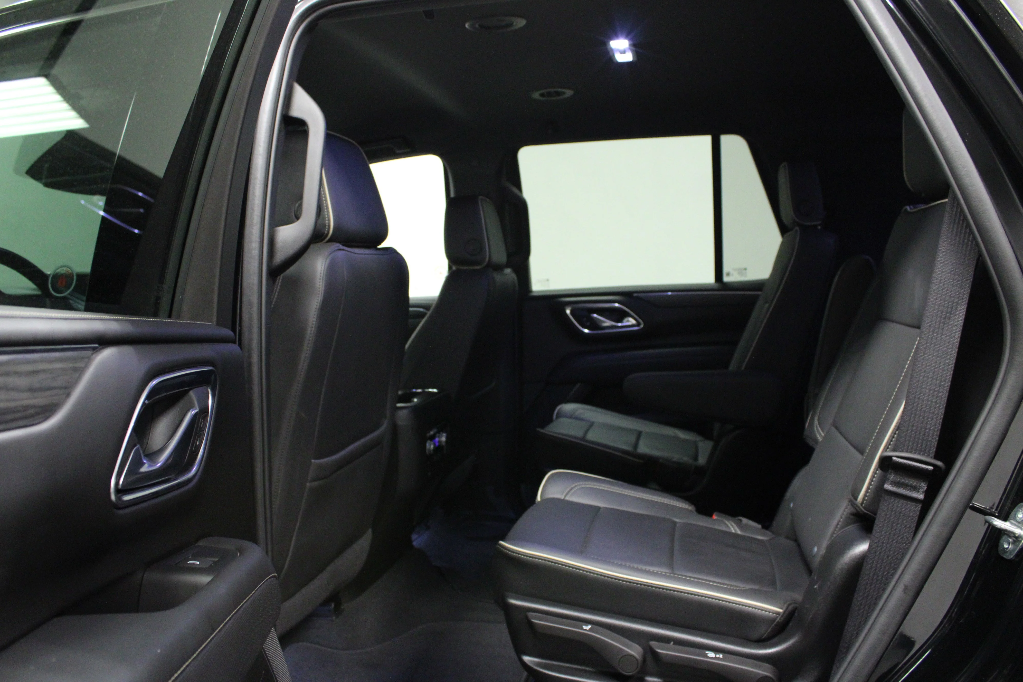 Used 2024 Onyx Black GMC SLT image 13