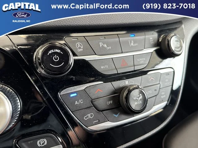 Used 2025 Black Chrysler Select image 28