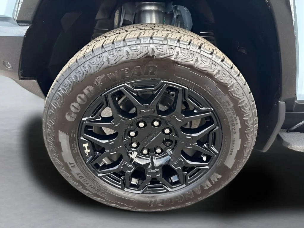 Used 2025 Tide Metallic (No Longer available to order) GMC 2X image 38