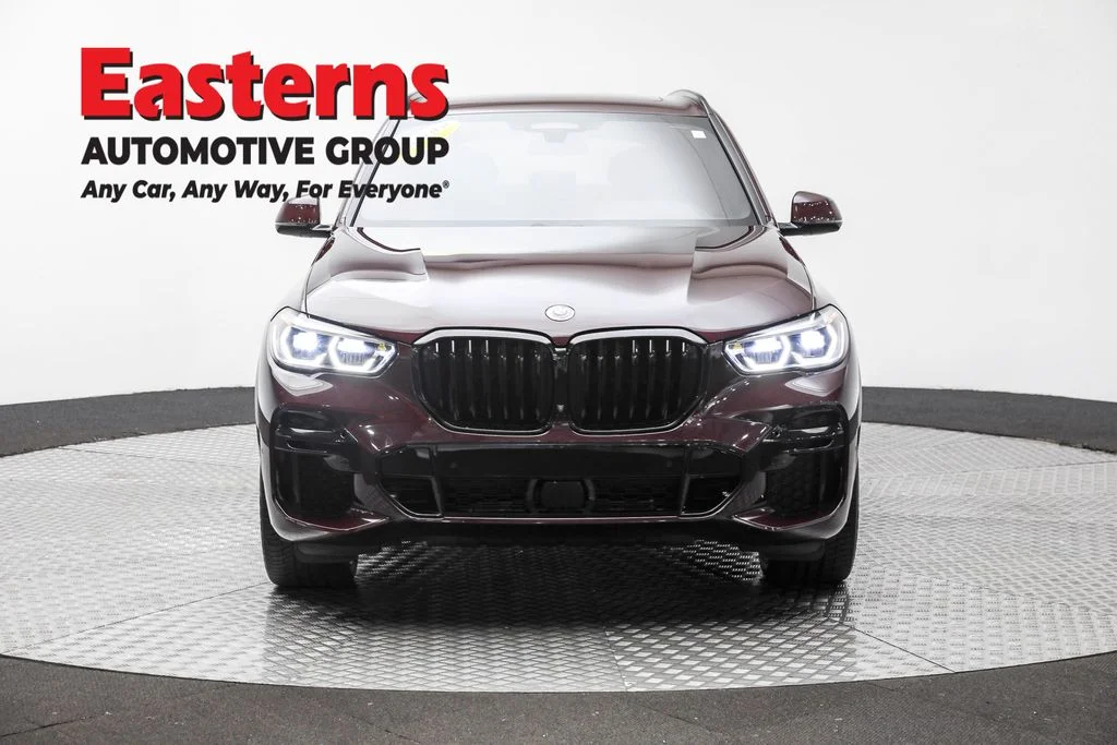 Used 2022 Red BMW M50i image 2