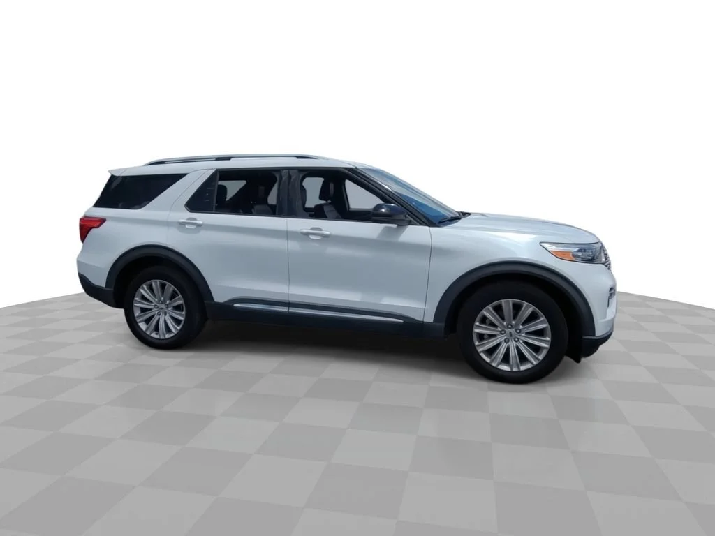 Used 2020 White Ford Limited image 9