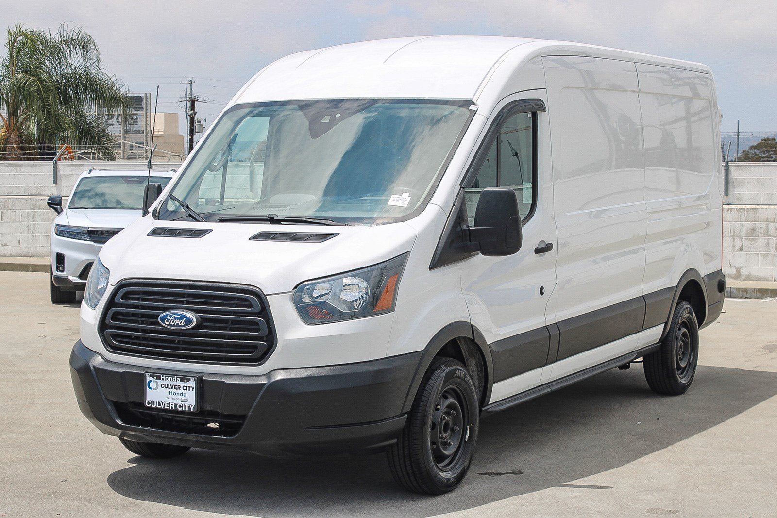 Used 2019 Oxford White Ford Base image 3