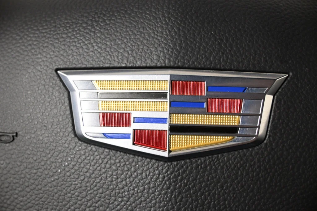 Used 2023 ARGENT SILVER METALLIC Cadillac Premium Luxury image 38