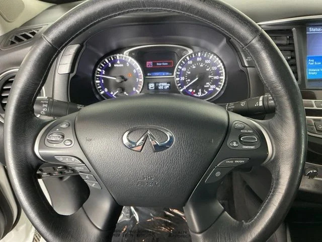 Used 2015 White INFINITI Base image 18