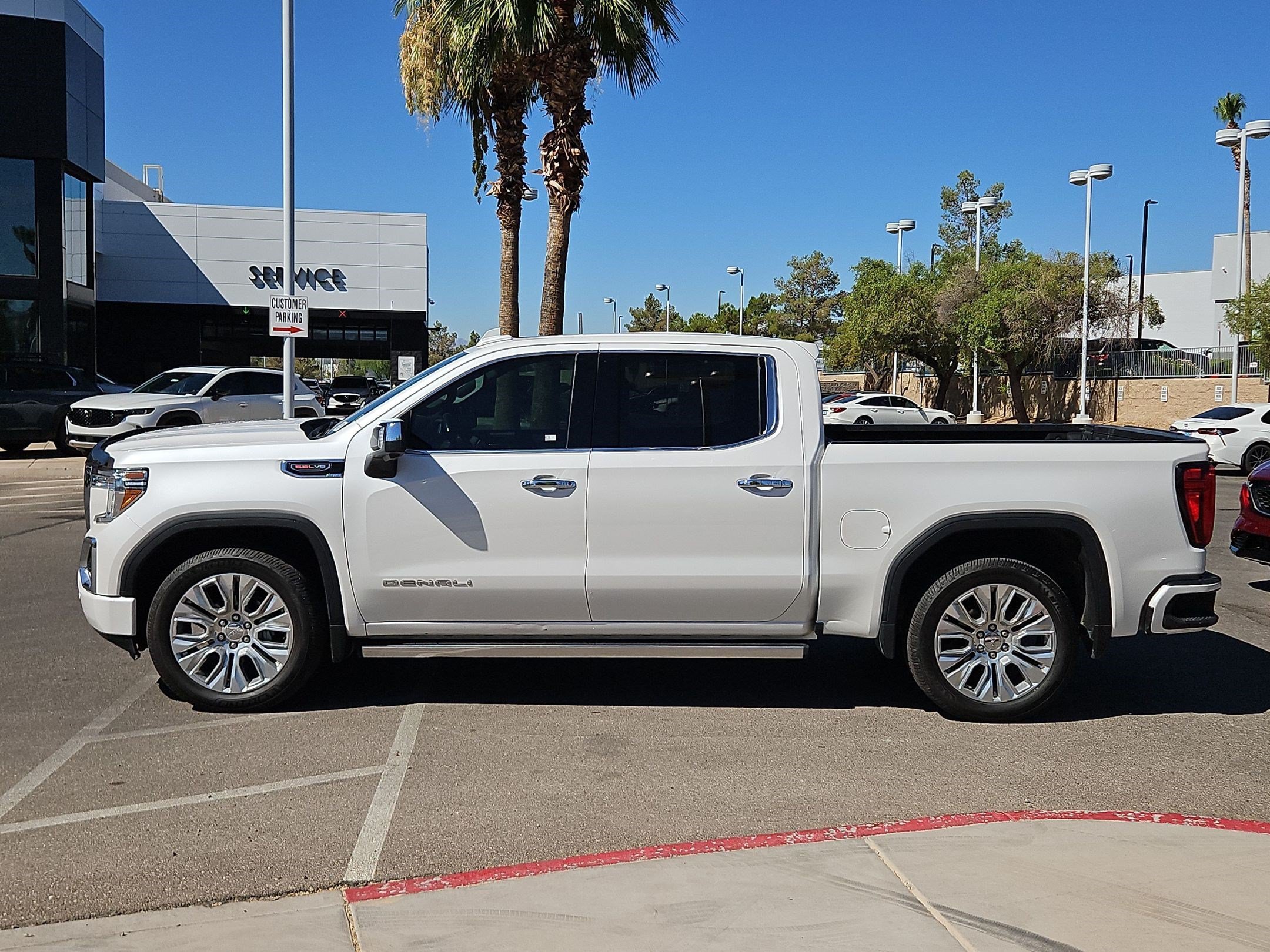 Used 2020 White Frost Tricoat GMC Denali image 3