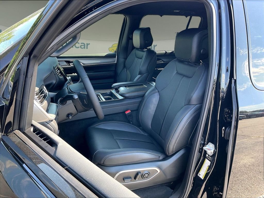 New 2026 High Gloss Black Exterior Paint Jeep Limited Altitude image 11