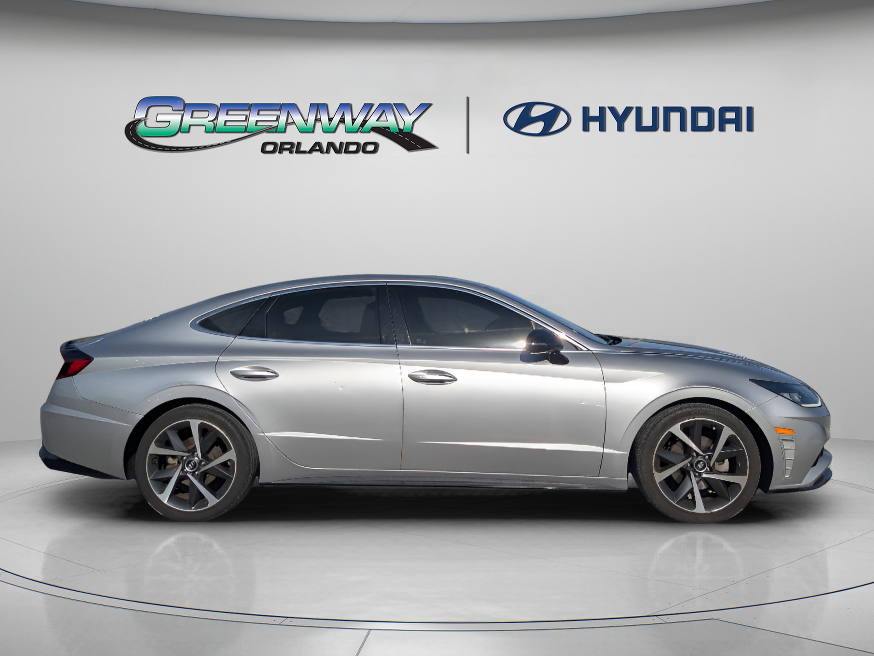 Used 2021 Shimmering Silver Pearl Hyundai SEL Plus image 9