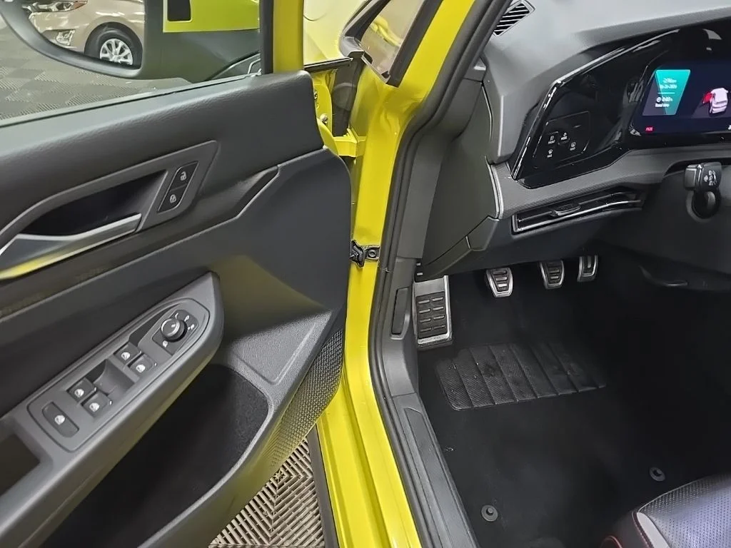 Used 2022 Yellow Volkswagen Autobahn image 28