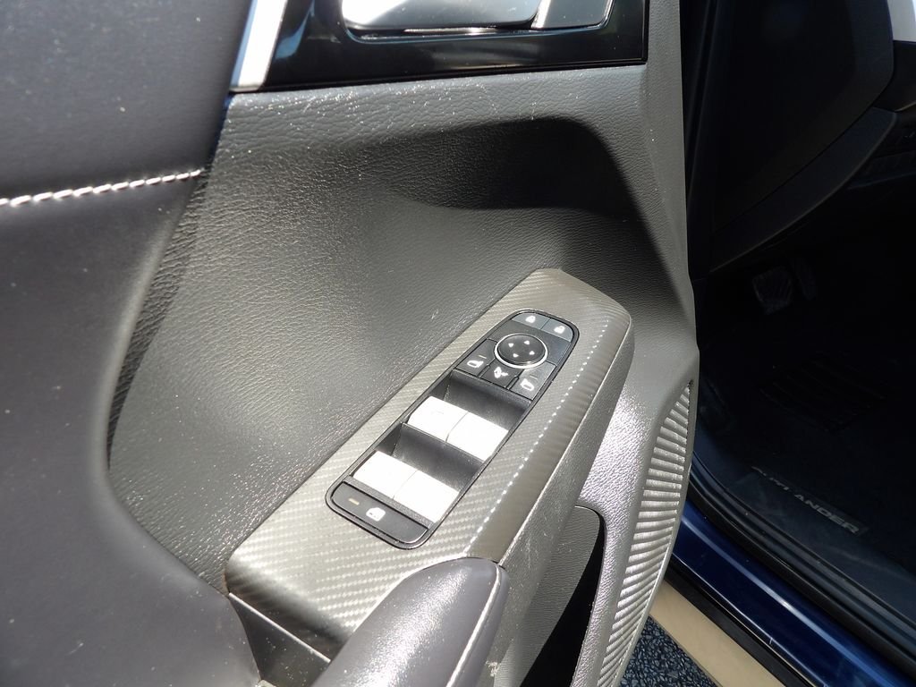 Used 2024 Cosmic Blue Metallic Mitsubishi SE Black Edition image 11