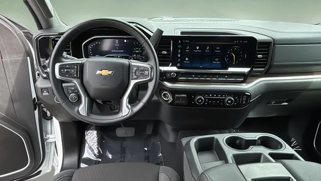 Used 2025 Summit White Chevrolet LT image 10