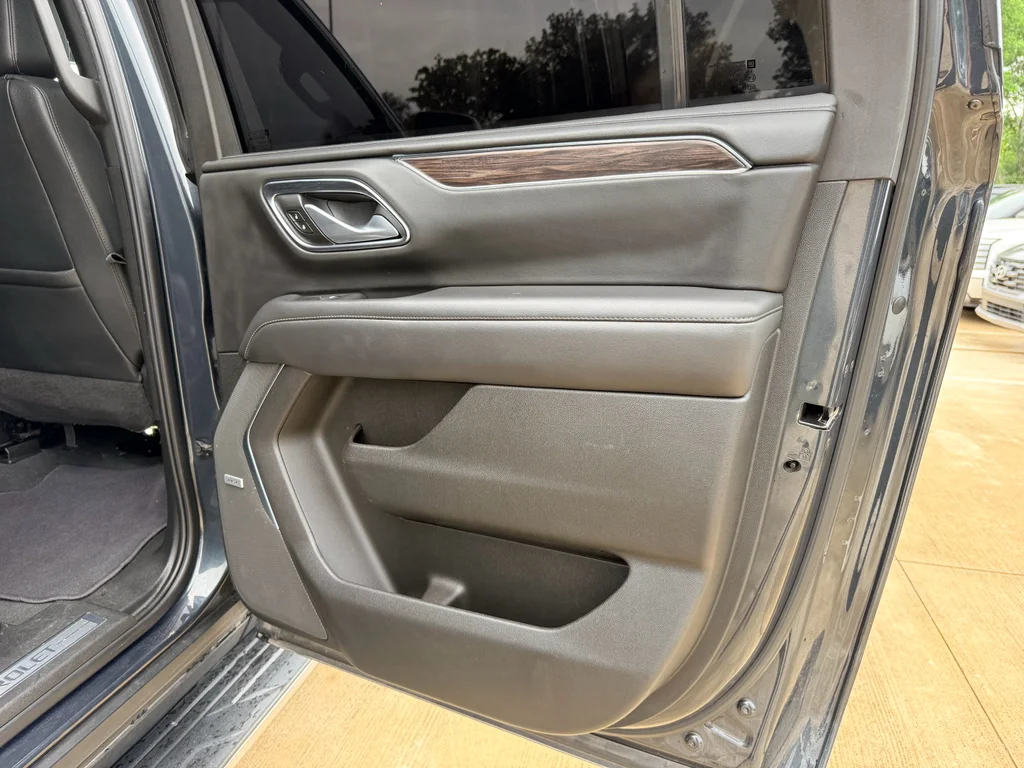 Used 2022 Evergreen Gray Metallic Chevrolet LT image 26