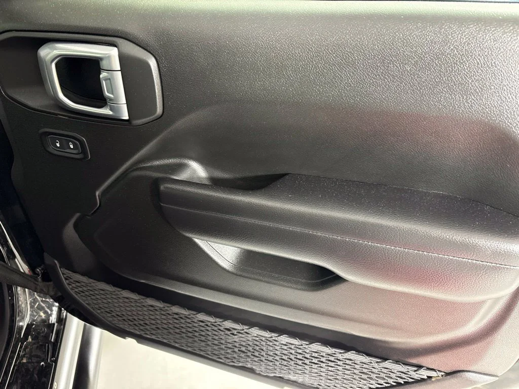 Used 2021 Black Jeep Unlimited Rubicon image 16