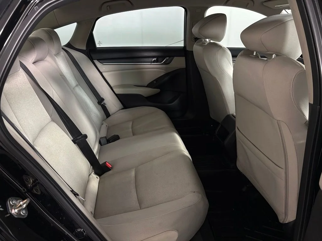 Used 2018  Honda LX image 37