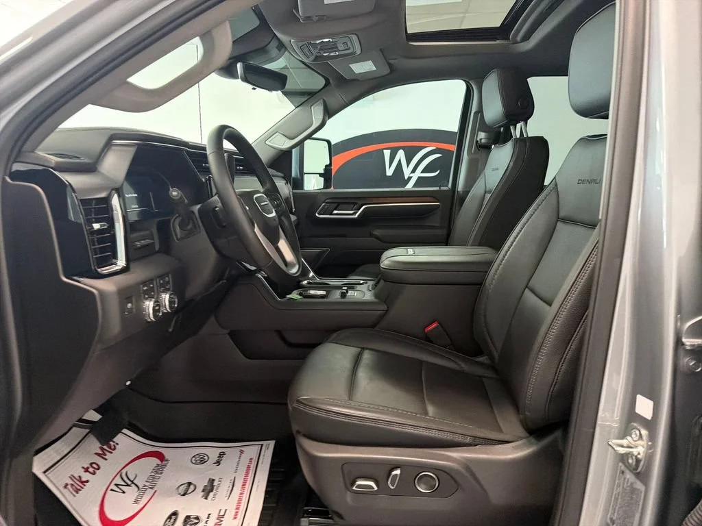 Used 2025 Sterling Metallic GMC Denali image 9