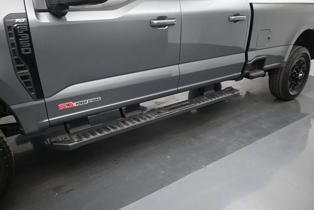 New 2026 Carbonized Gray Metallic Ford XLT image 24