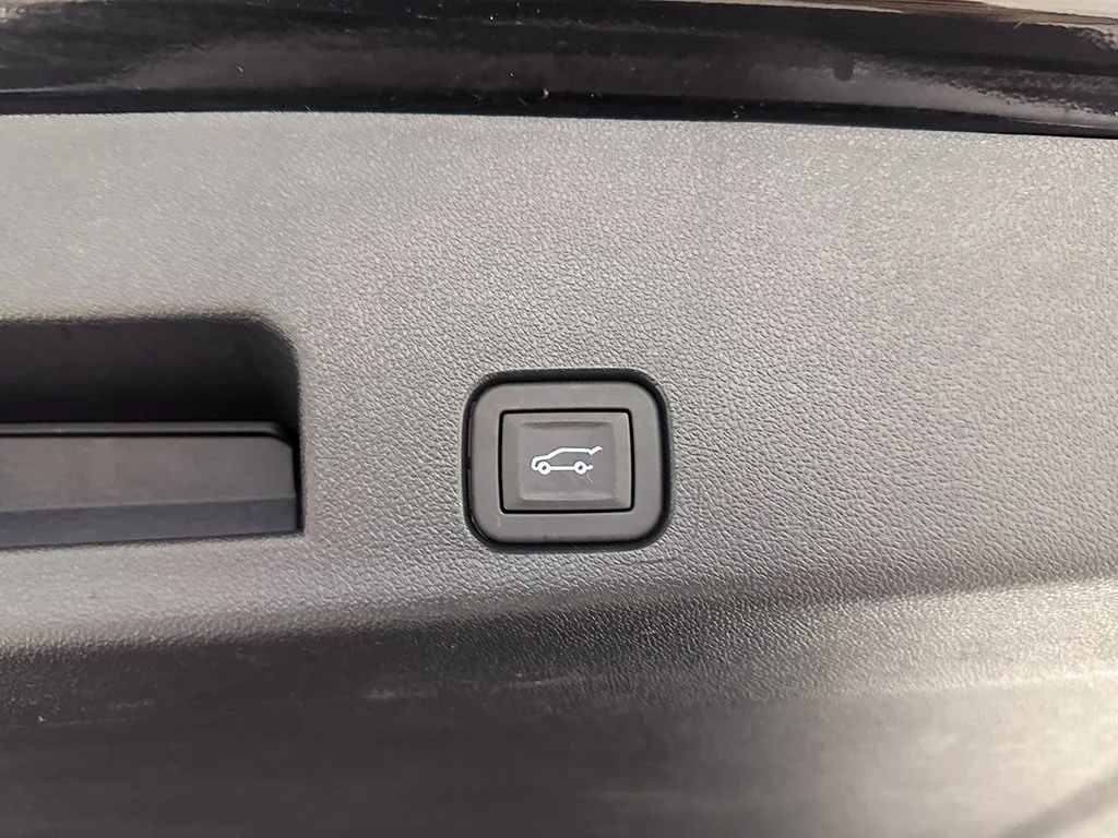 Used 2026 Mosaic Black Metallic Chevrolet LT image 13