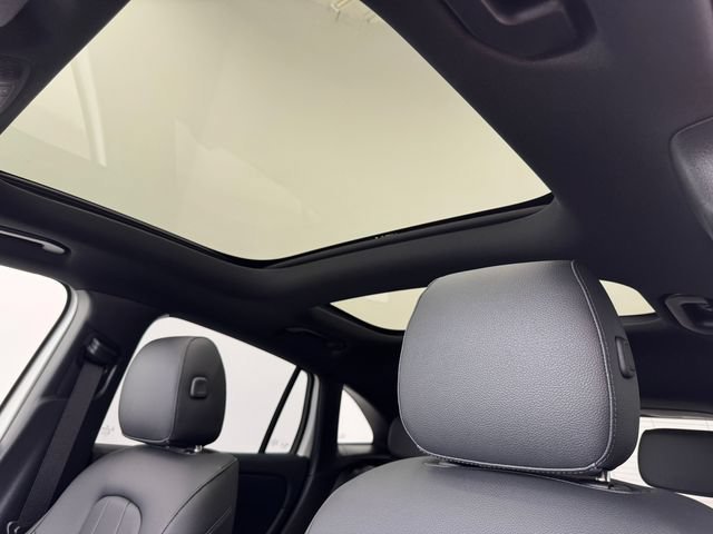 New 2026 Polar White Mercedes-Benz GLA 250 image 47