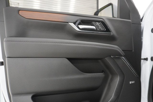 2026 GMC Yukon XL Denali - Photo 16