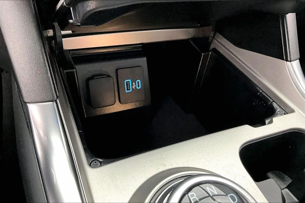 Certified Used 2023 Blue Metallic Ford XLT image 33