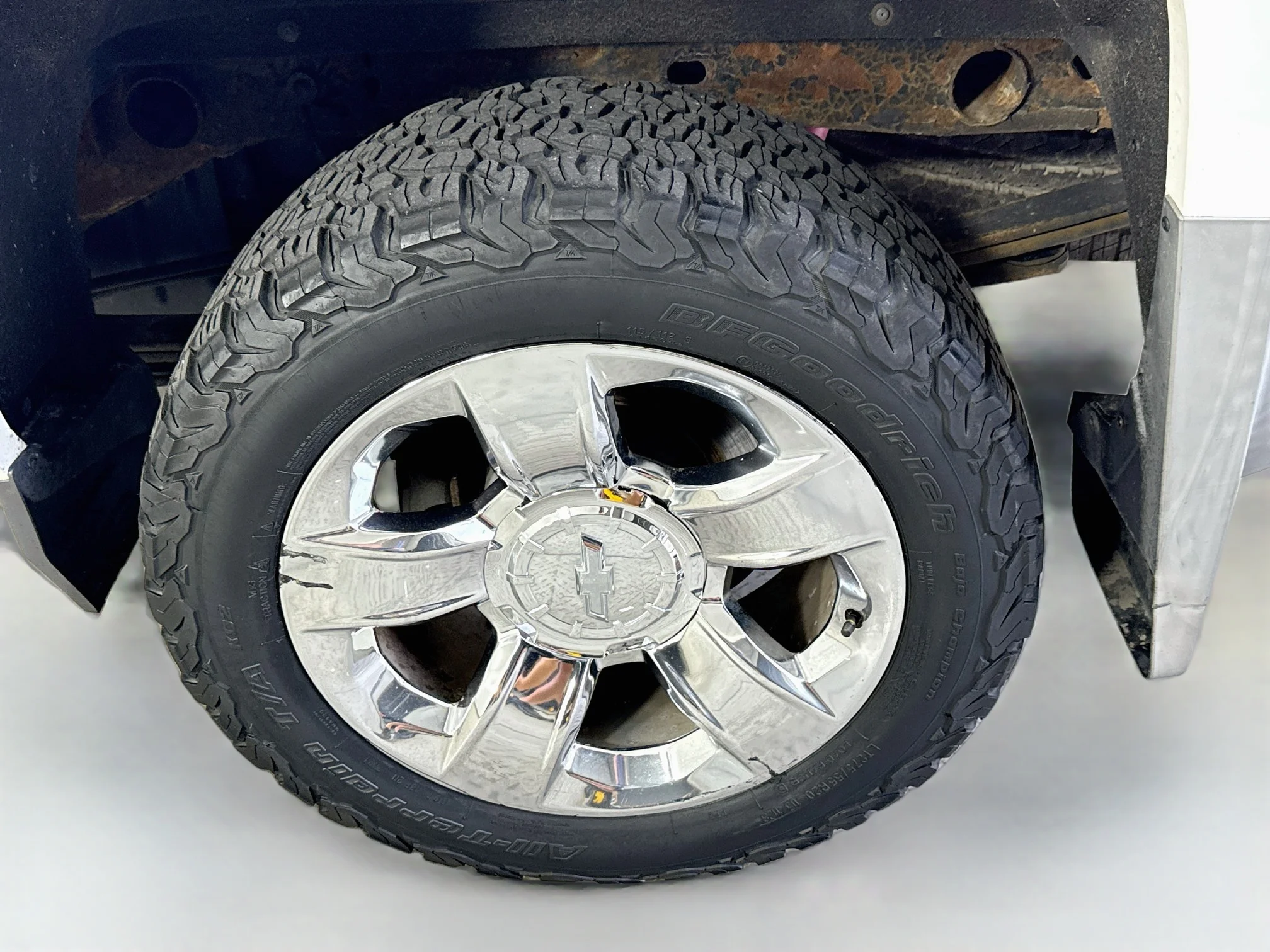 Used 2017 Summit White Chevrolet LTZ image 31