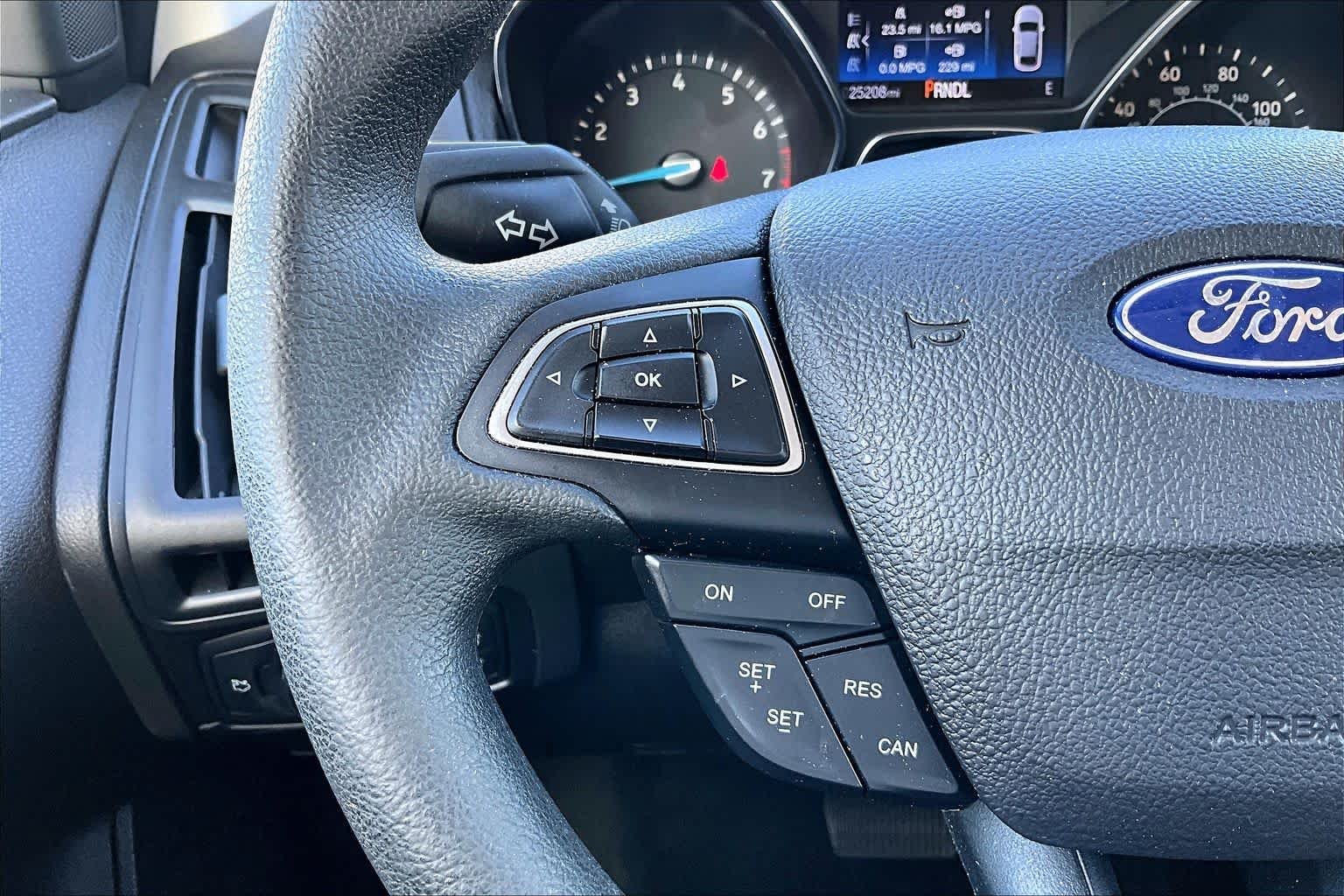 Used 2018 Magnetic Metallic Ford SE image 24