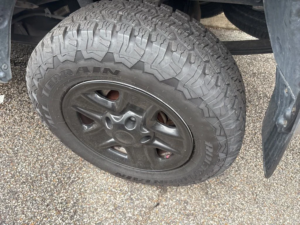 Used 2019 Silver Toyota SR5 image 10