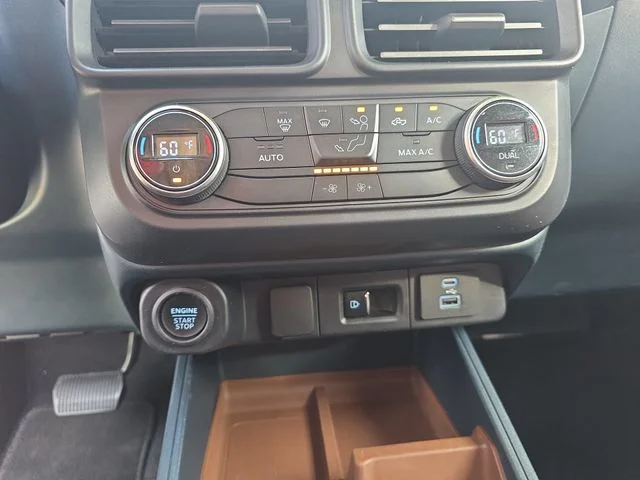 Used 2022 Green Ford Lariat image 23