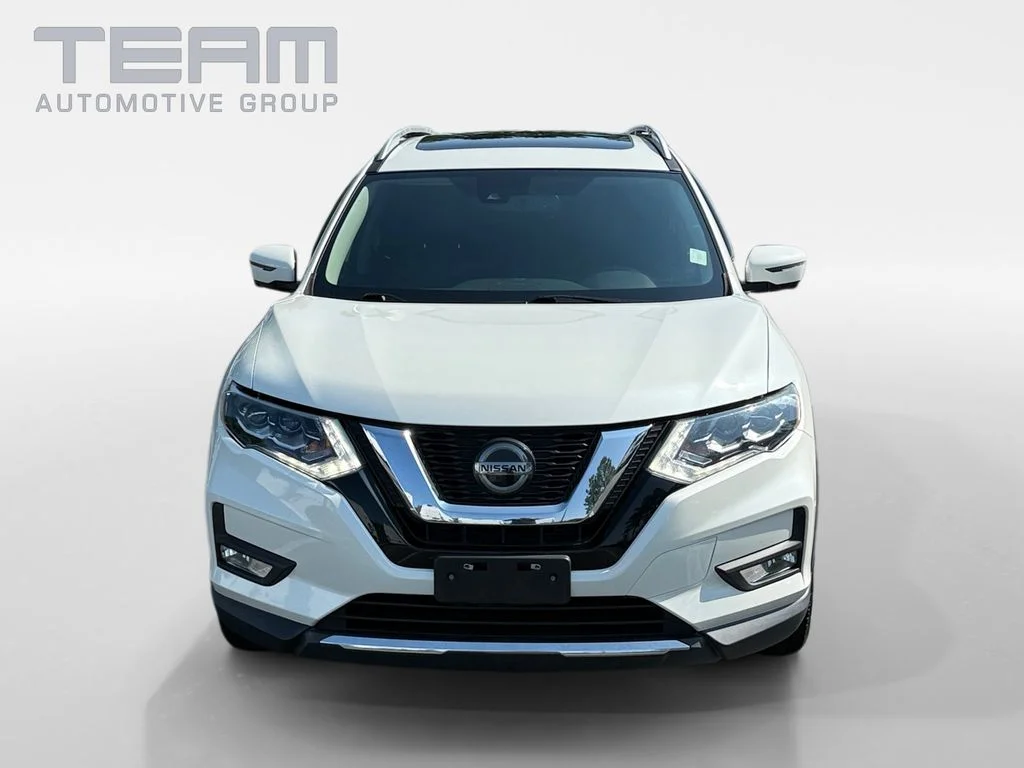 Used 2018 White Nissan SL image 2