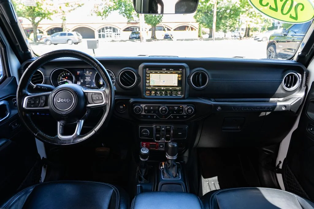 Used 2023 White Jeep Rubicon 4xe image 10