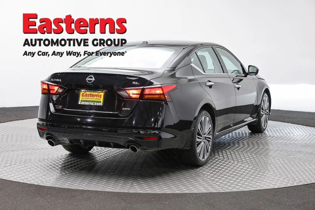 Used 2024 Black Nissan 2.5 SL image 5