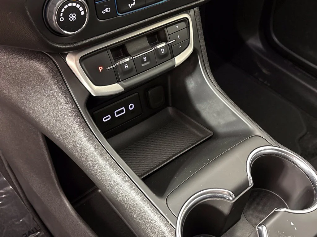 Used 2024 White GMC SLE image 36