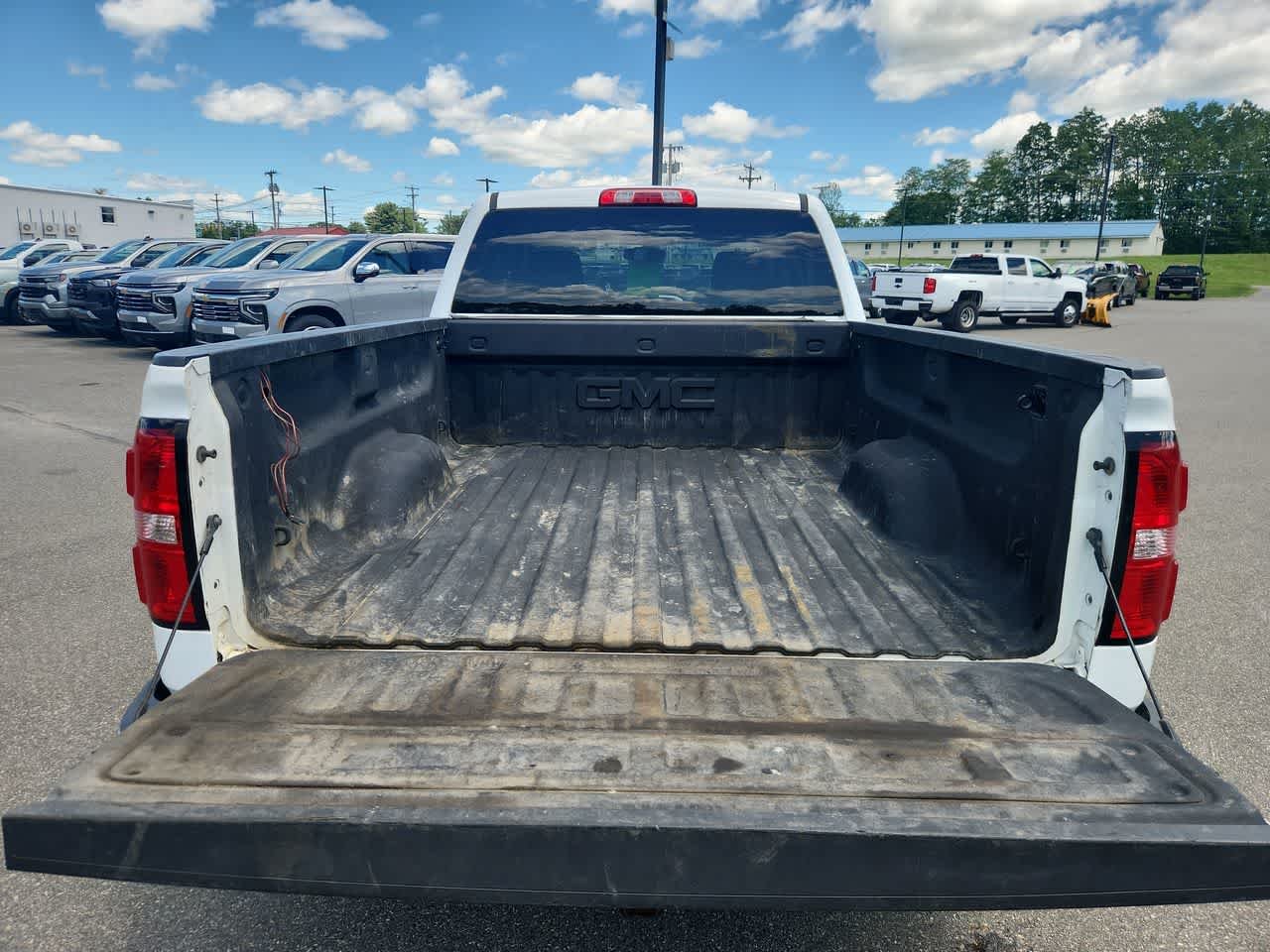Used 2019 Summit White GMC SLE image 15