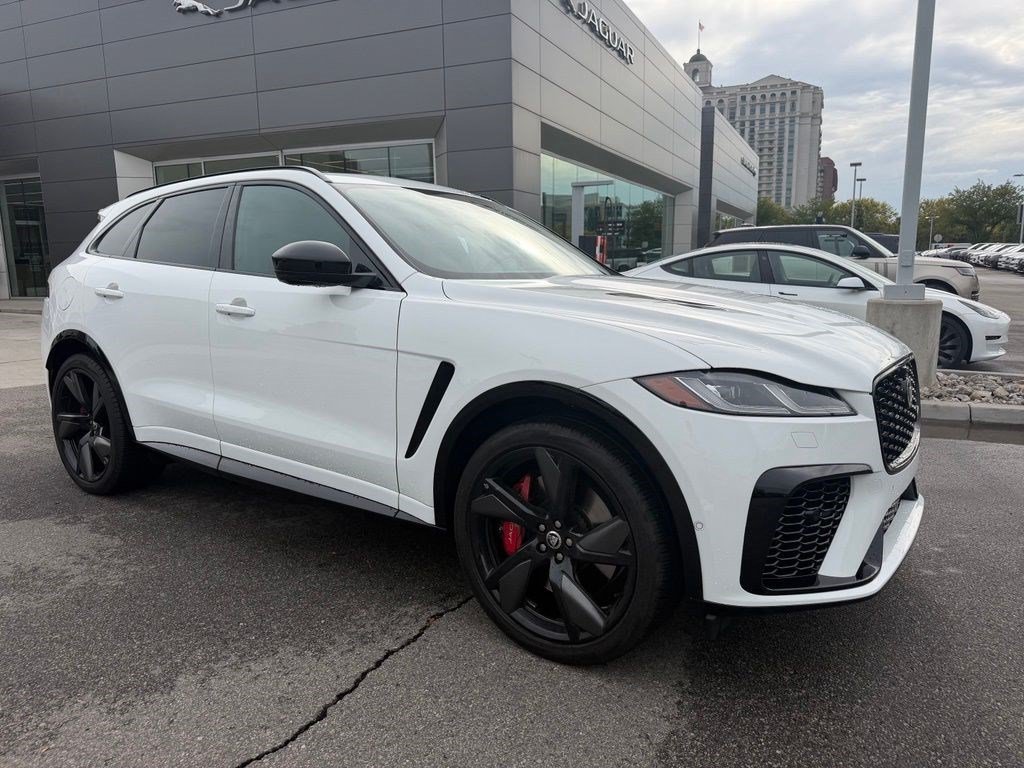 Used 2024 White Jaguar SVR image 4