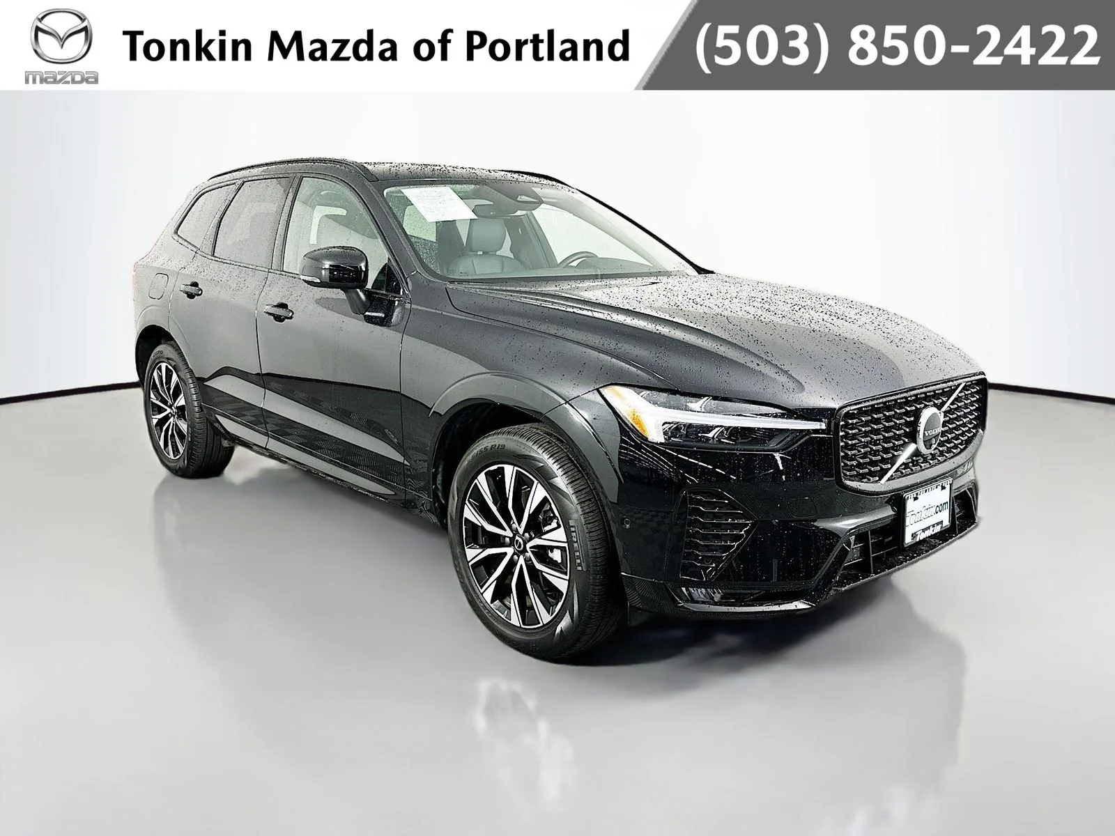 2025 Volvo XC60 B5 Plus Dark AWD's photo