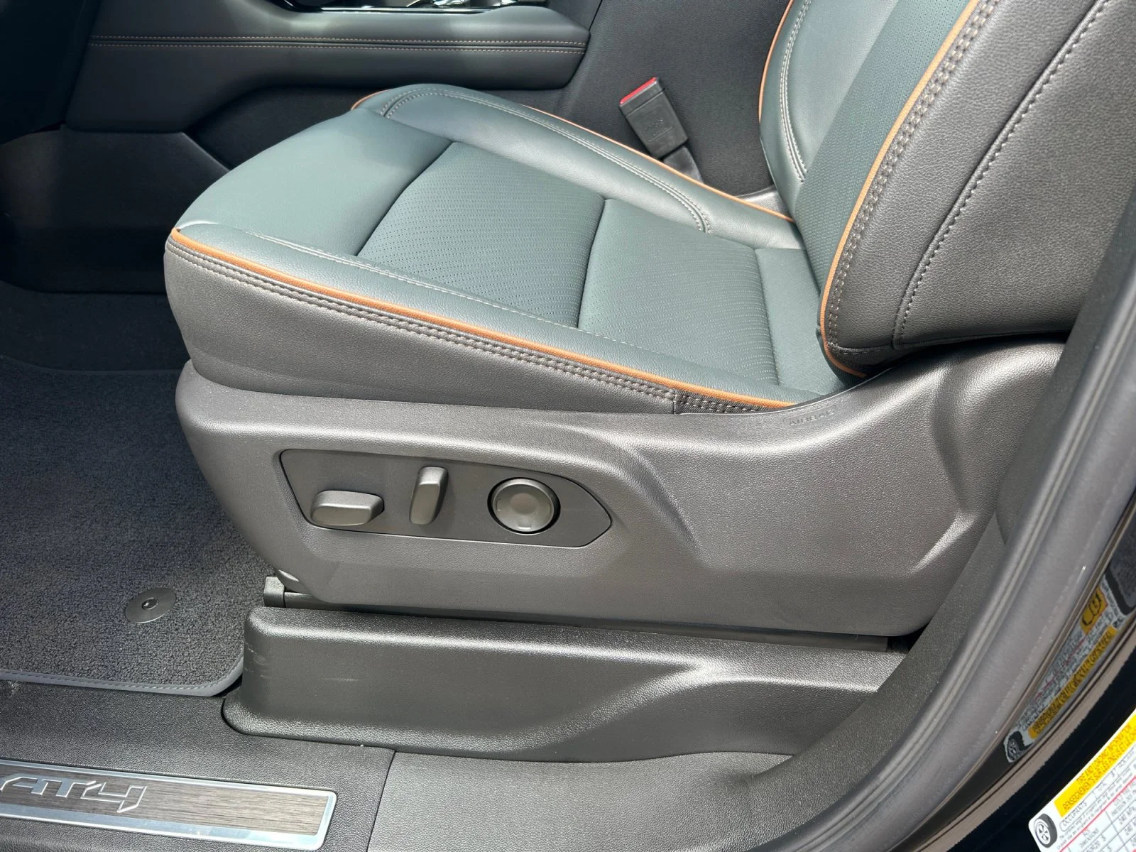 New 2026 Onyx Black GMC AT4 image 16
