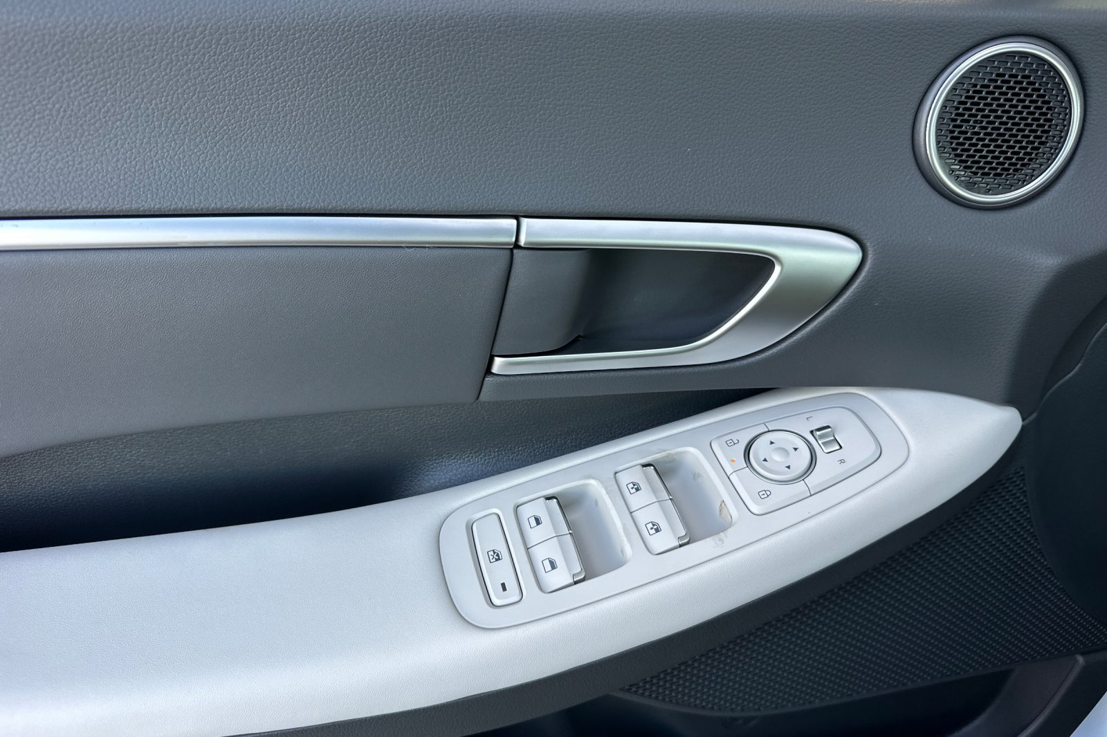 New 2026 Aero Silver Hyundai SEL Sport image 11