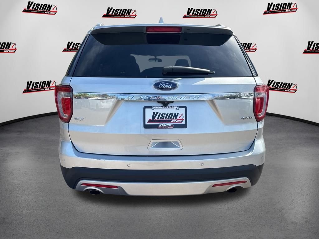 Used 2017 Silver Ford XLT image 6