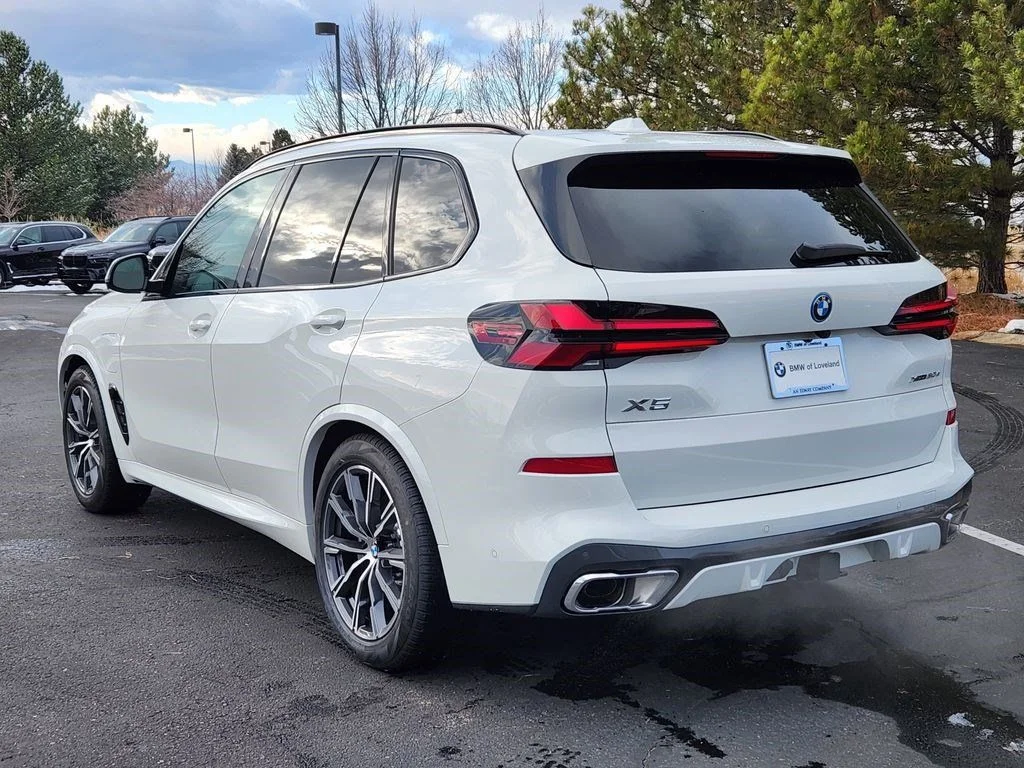 Used 2026 Alpine White BMW xDrive50e image 3