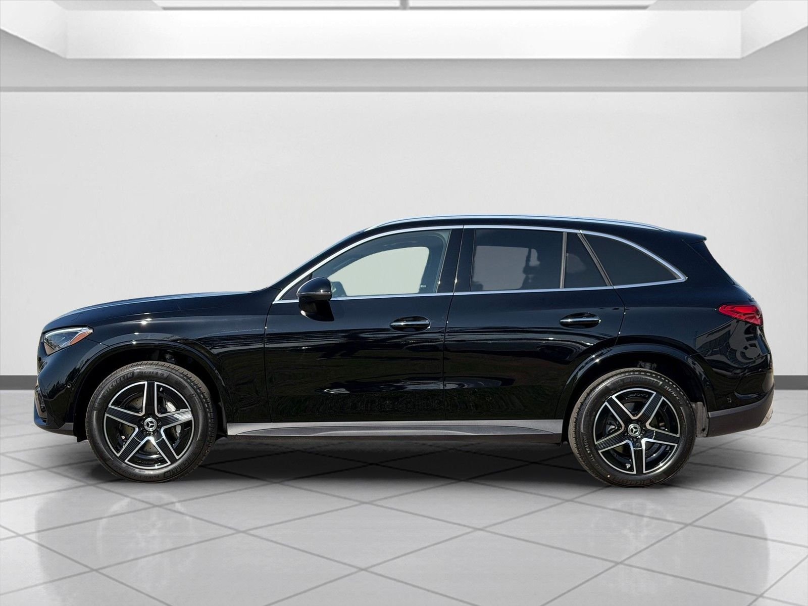 New 2026 Black Mercedes-Benz GLC 300 image 5