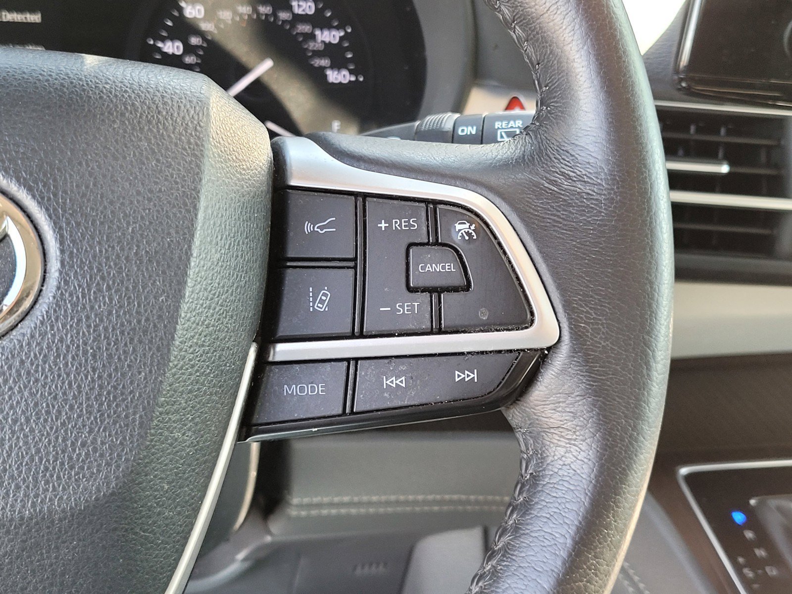 Used 2021  Toyota XLE image 26