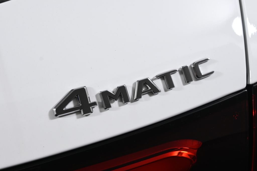 Used 2026 Polar White Mercedes-Benz GLC 300 image 38