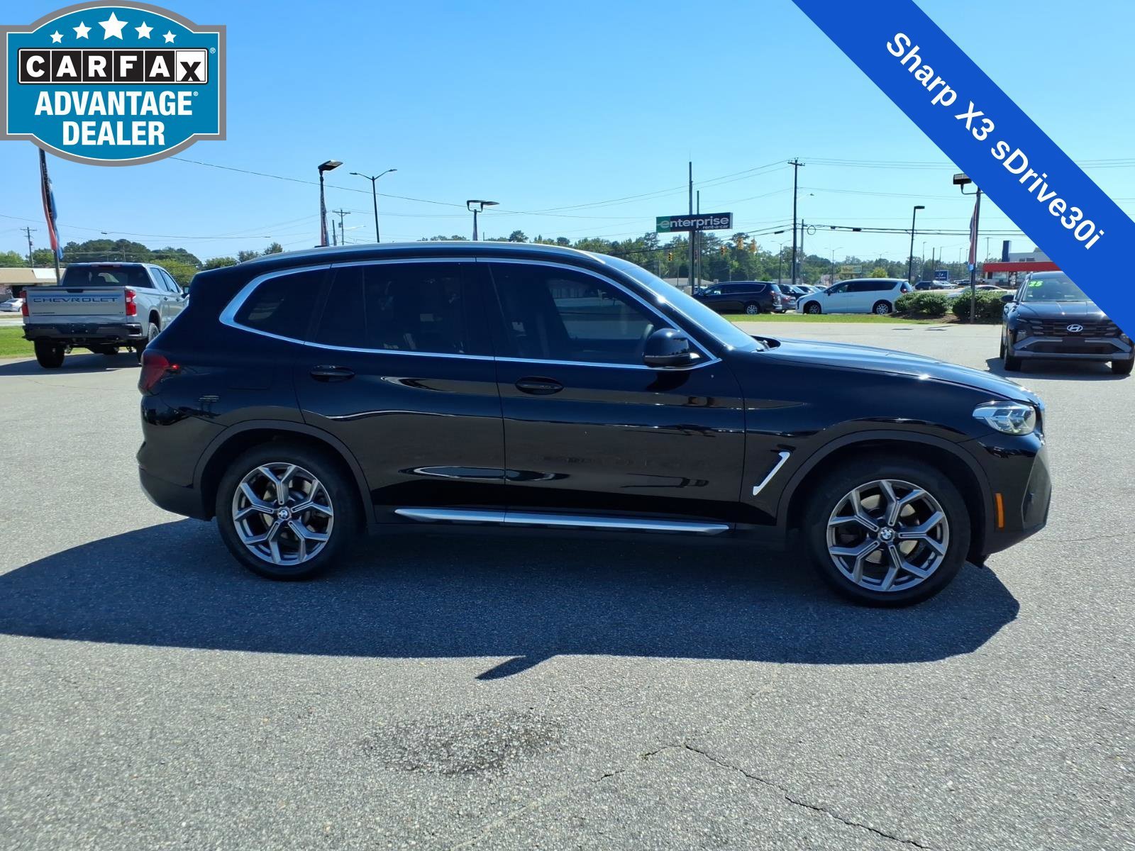 Used 2022  BMW sDrive30i image 6