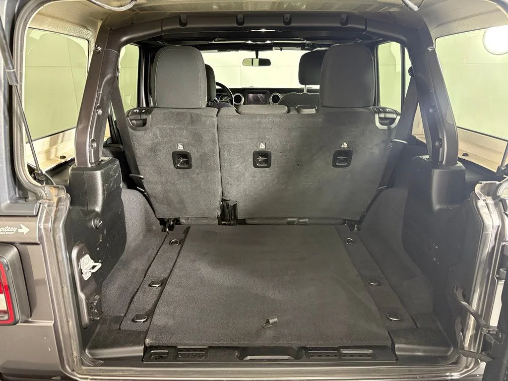 Used 2020 Gray Jeep Unlimited Sahara image 18
