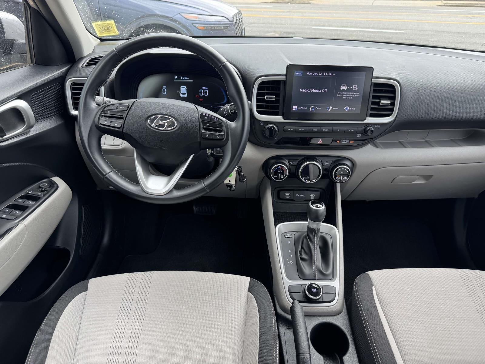 2023 Hyundai Venue SEL - Photo 12