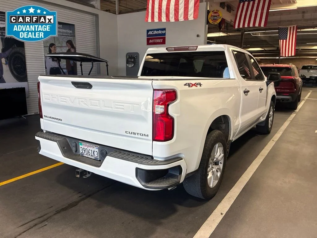 Used 2022 Summit White Chevrolet Custom image 2