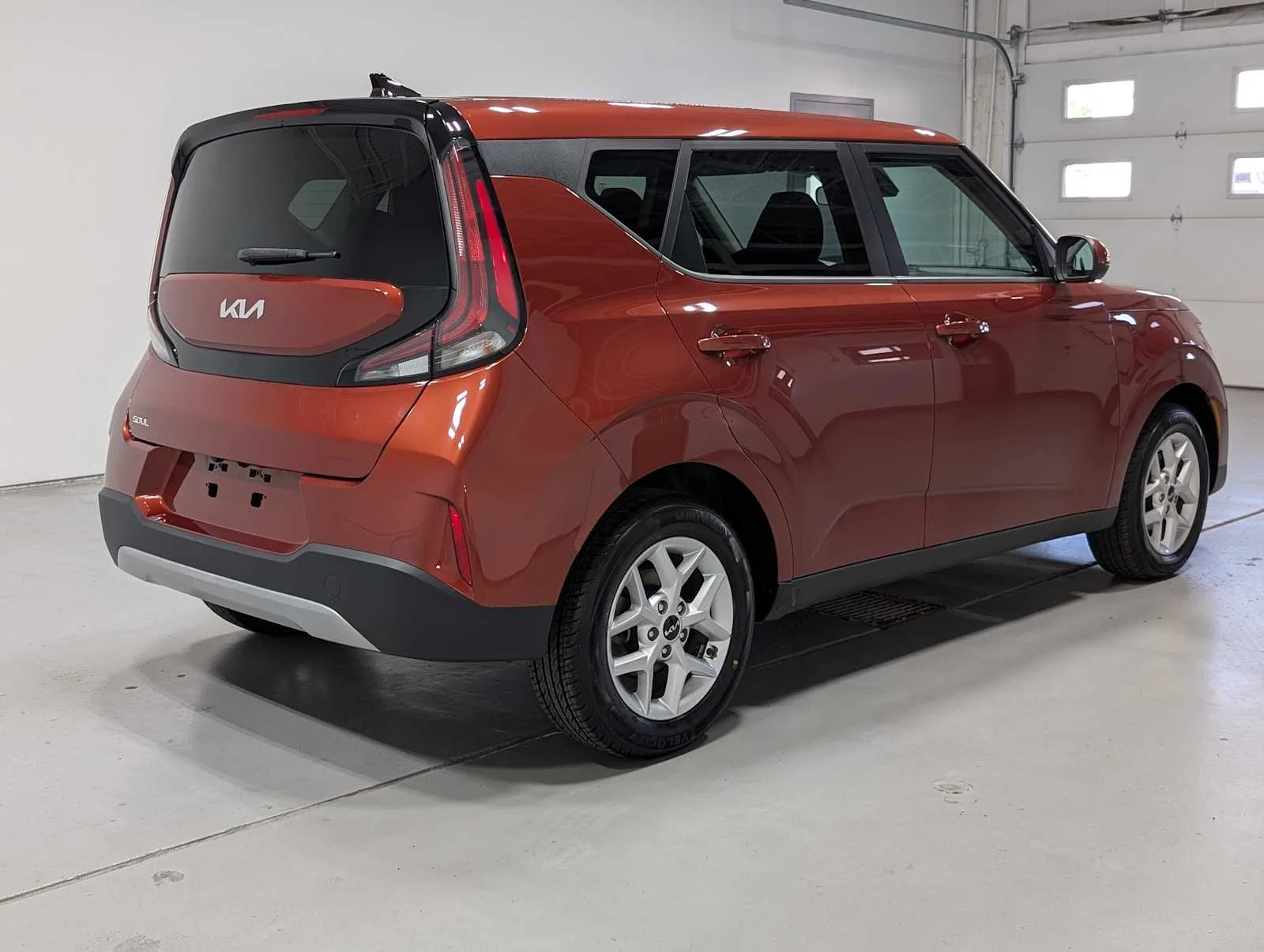 Used 2023 Mars Orange Kia LX image 8